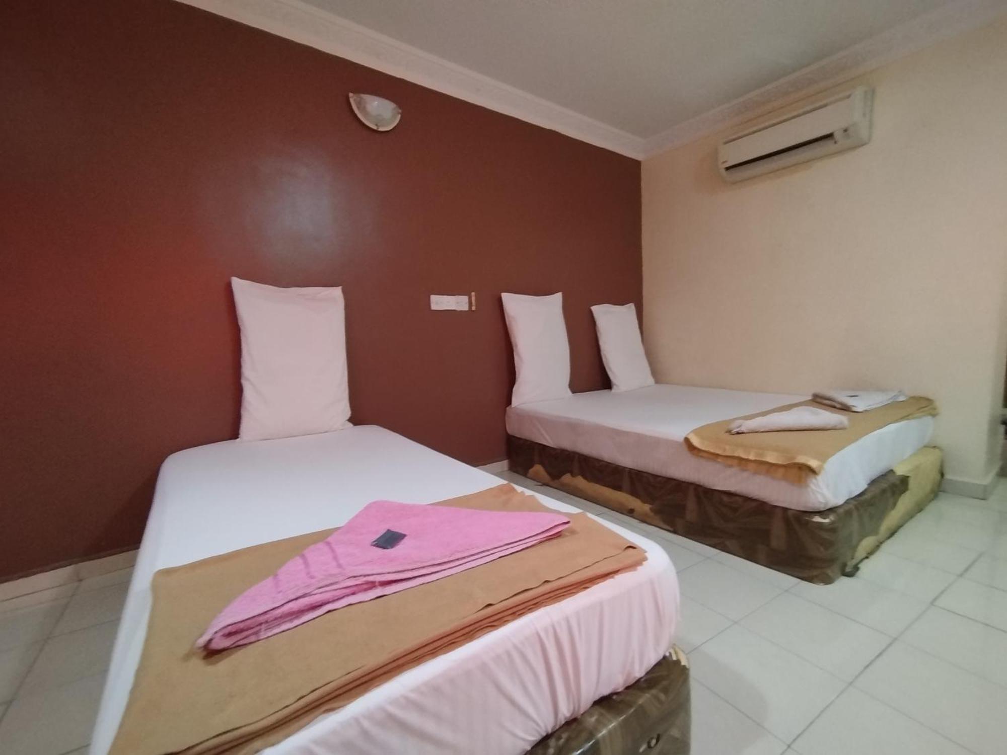 Sentosa Villa Hotel Klang Bagian luar foto