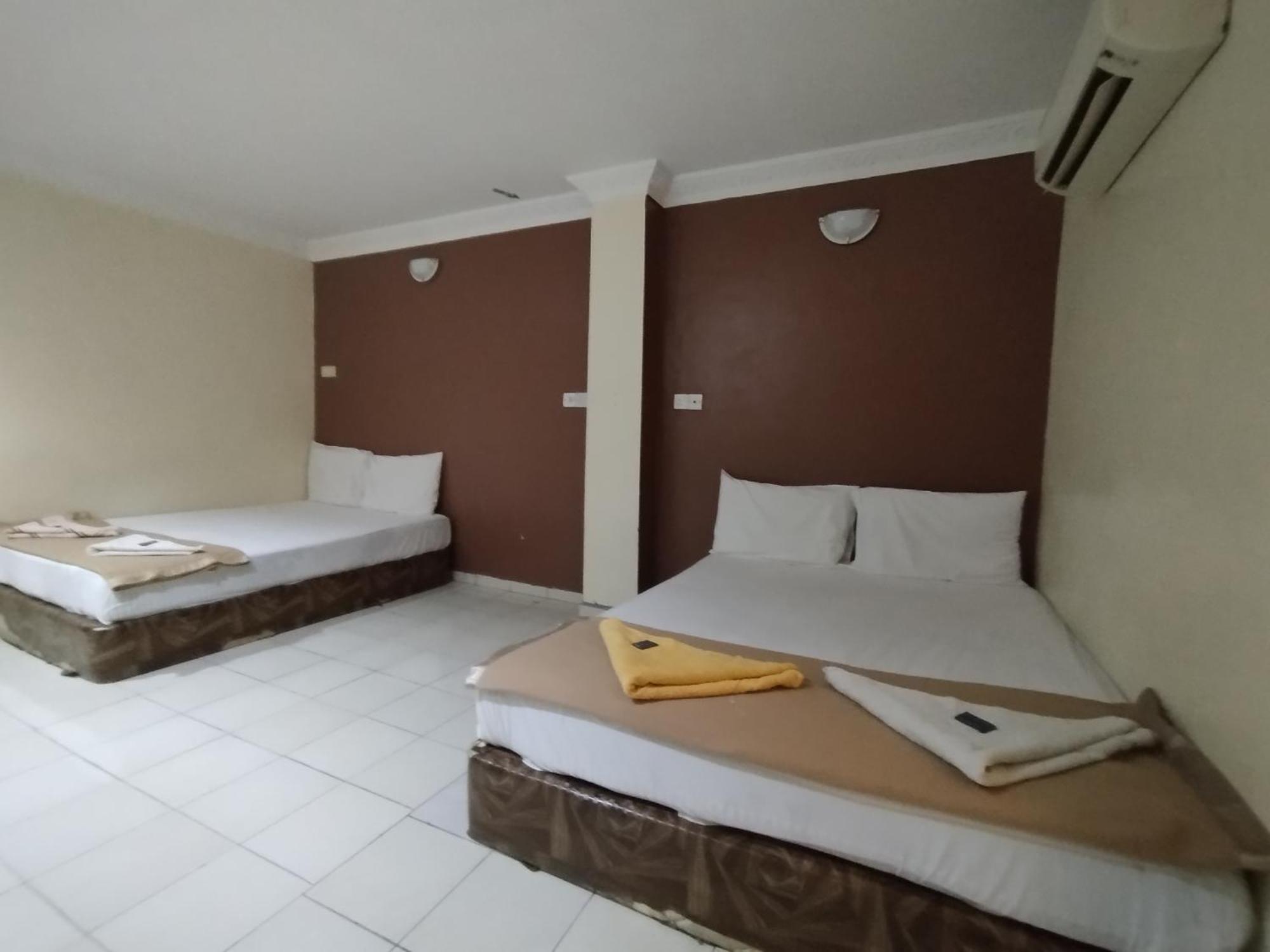 Sentosa Villa Hotel Klang Bagian luar foto