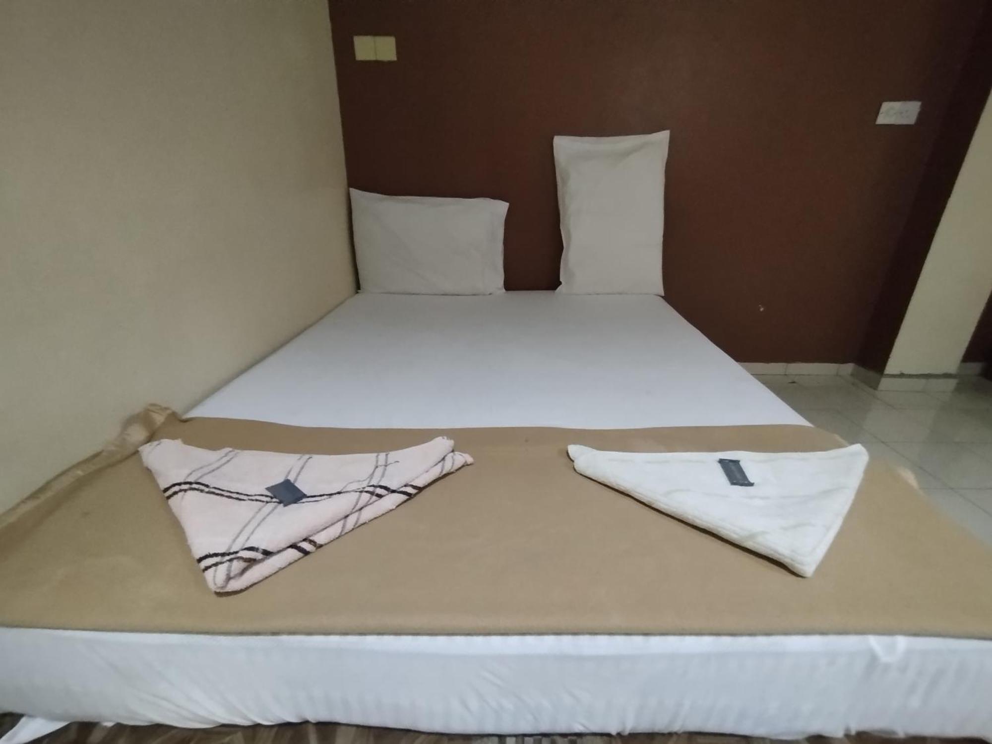 Sentosa Villa Hotel Klang Bagian luar foto