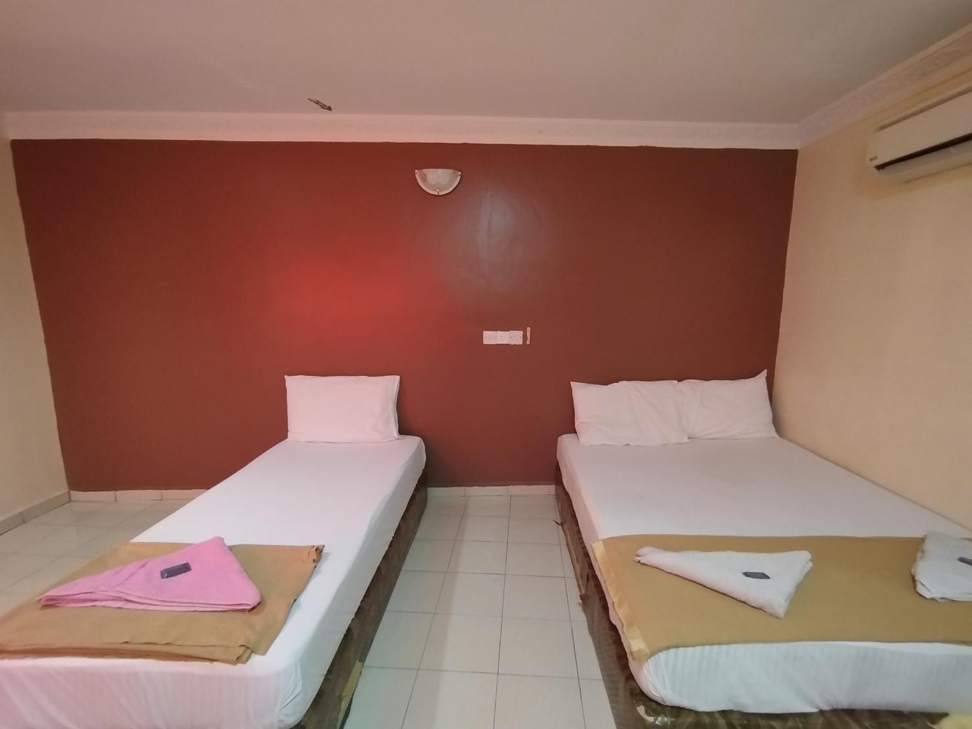 Sentosa Villa Hotel Klang Bagian luar foto