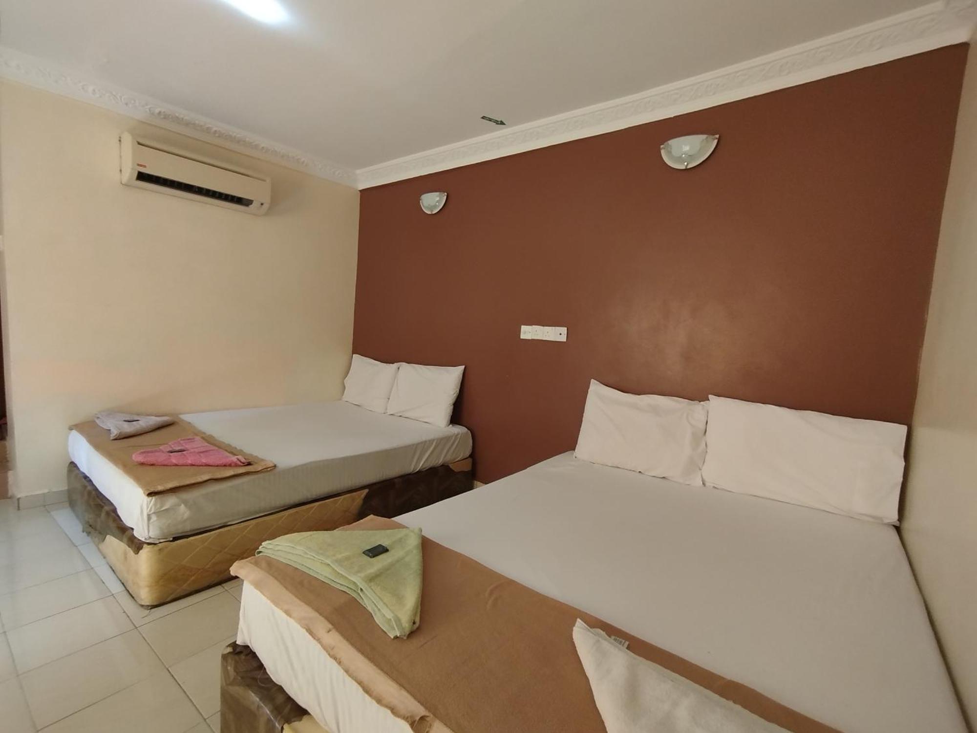 Sentosa Villa Hotel Klang Bagian luar foto
